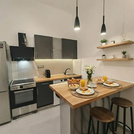 Elements Syros * 에르무폴리